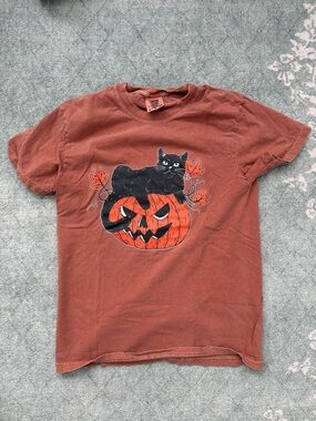 NWOT Halloween Fall burnt orange T shirt with pumpkin and cat